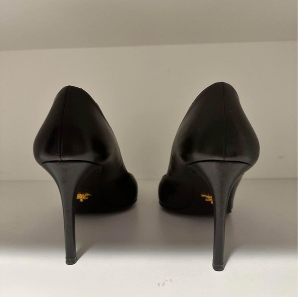 Prada pointed toe pump - Picture 3 of 5